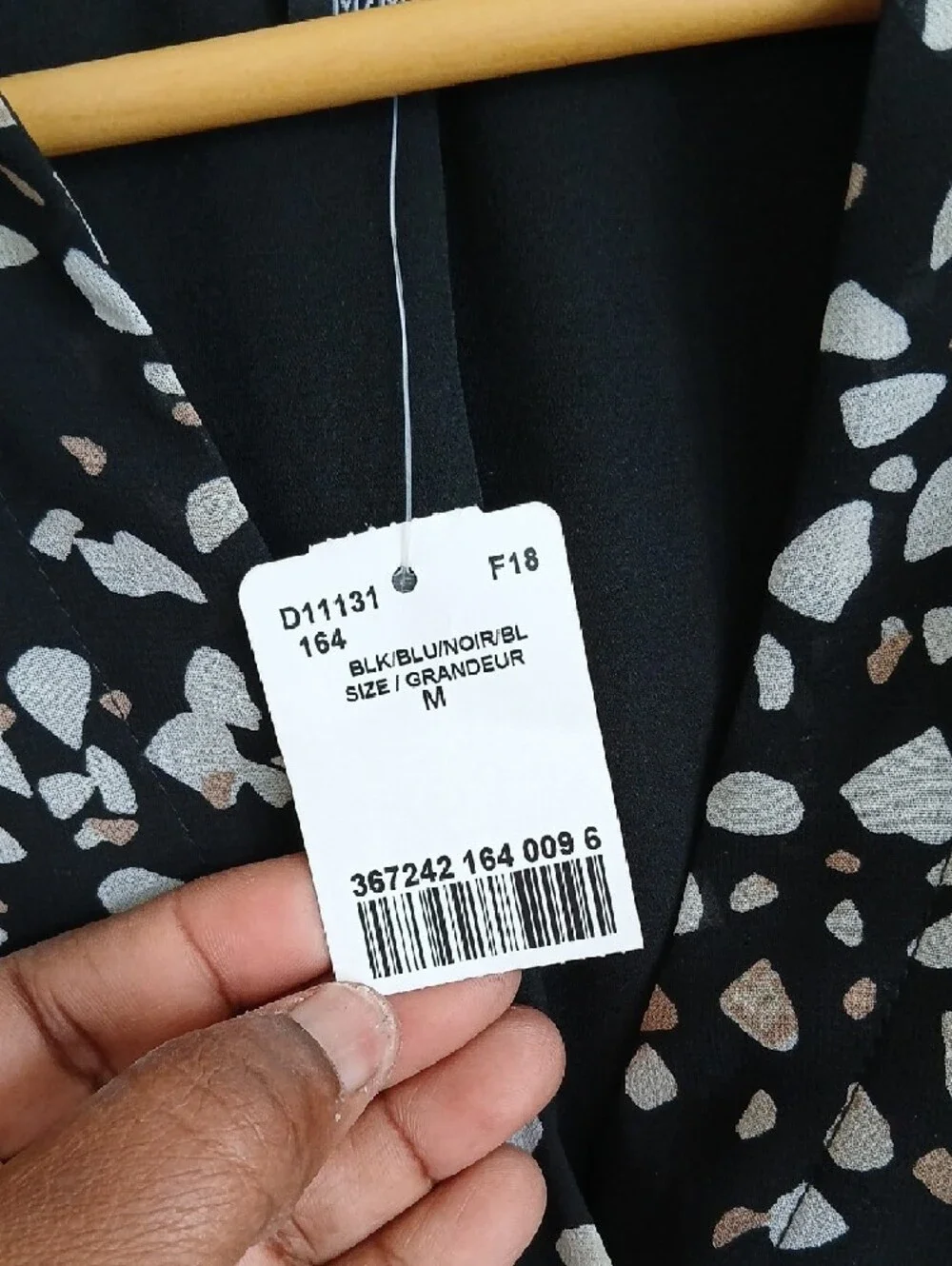 le chateau Black Printed V-Neck Long Sleeve Dress - Picture 4 of 10